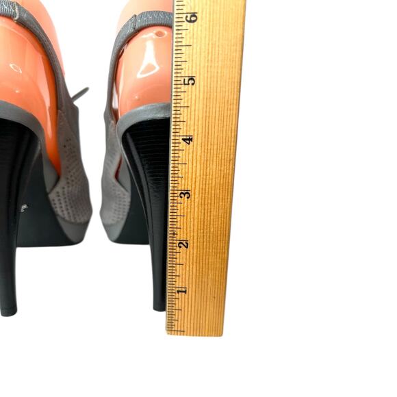 Kenneth Cole New York Perforated Leather Slingback Heels in Gray Women's Sz 7.5M - Picture 12 of 16